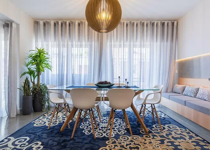 Lovelystay - Sunshine In The Heart Of Graca Lisboa