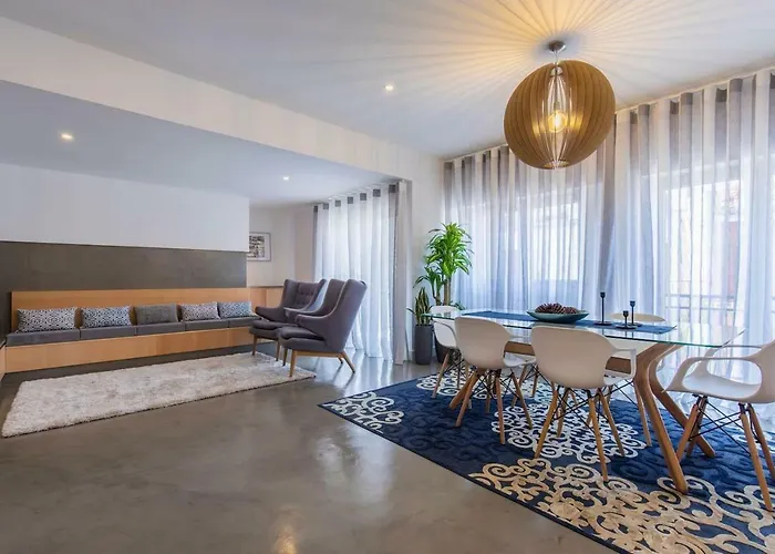 Lovelystay - Sunshine In The Heart Of Graca *