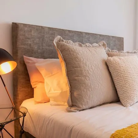 Lovelystay - Sunshine In The Heart Of Graca Lägenhet