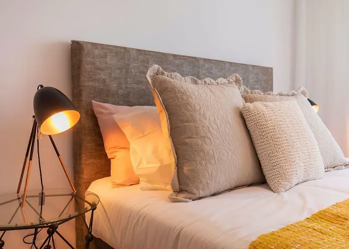 Lovelystay - Sunshine In The Heart Of Graca شقة